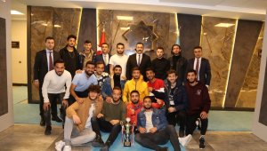 ALKÜ Futbol Takımı gururlandırdı