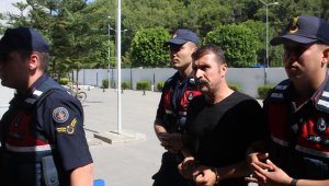 Antalya'da dini nikahlı eşini 25 bıçak darbesiyle öldüren koca hakim karşısında