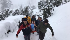 Antalya'da kar sebebiyle evinde mahsur kalan hasta böyle kurtarıldı