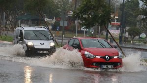 Antalya'da sağanak ve fırtına