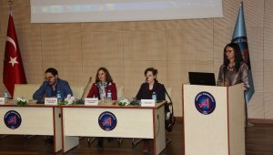 AÜ'de, "Sizin Evde İnsan Hakları Var mı?" paneli düzenlendi