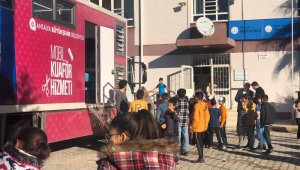Büyükşehir'in Mobil Kuaför Tırı ilçeleri geziyor
