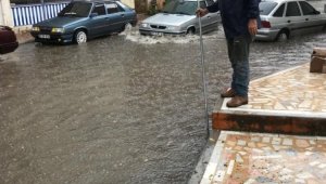 Finike'de yağmur suyu seferberliği