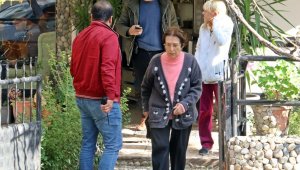 Hastane dönüşü yaşlı kadına kapkaç şoku