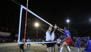 Kaş'ta voleybol turnuvası düzenleniyor