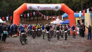 Kepez'in pedal şampiyonları ödüllendirildi