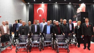 Konyaaltı'nda tüm muhtarlara tekerlekli sandalye