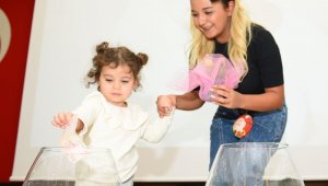 Minikler harçlıklarını Rüzgar için paylaştı