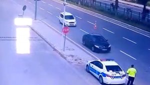 Polisin hayat kurtaran refleksi karşılıksız kalmadı