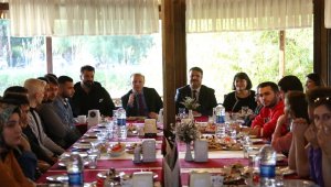 Rektör Ünal engelli öğrencilerin problemlerini dinledi