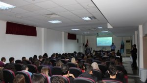 Sosyal Bilimler Meslek Yüksekokulu'nda pozitif yaşam söyleşisi