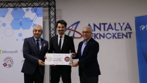 Üniversite Öğrencilerine 2 Ödül Birden