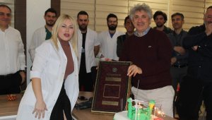 Ünlü Estetik ve Plastik Cerrah Özkan'a eşinden duygulandıran doğum günü