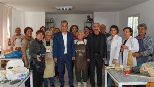 Uysal'dan sanat atolyelerine ziyaret