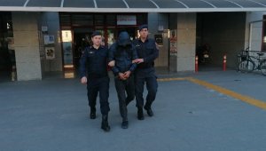 Uyuşturucu satıcısı jandarmadan kaçamadı
