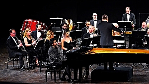 AKM'DE PİYANO KEYFİ