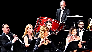 AKM'DE PİYANO KEYFİ