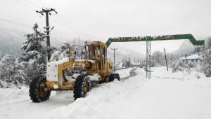 Akseki ve Elmalı'da kapanan mahalle yolları açıldı