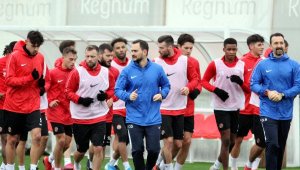 Antalyaspor'da Kudryashov ilk antrenmanına çıktı
