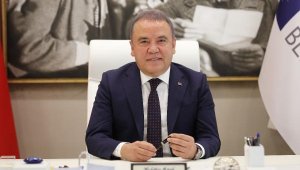 Başkan Böcek, Gazeteciler Günü'nü kutladı
