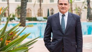 Böcek, Osman Ayık'ı turizm danışmanı olarak atadı