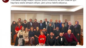 Dışişleri Bakanı Çavuşoğlu'ndan aile fotoğraflı yeni yıl mesajı