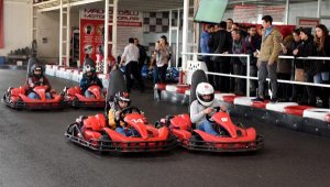 Görme engelliler go-kart yaptı