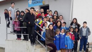 Kardeş okuldaki öğrencilere hediye