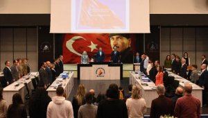 Meclis İstiklal Marşı'yla açıldı
