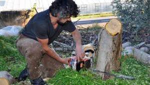 13 yaşından beri testeresiyle geçimini sağlıyor