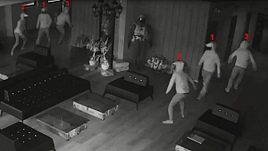 Aynada kendisinden  korkan hırsız, kaçtı