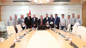 BÖCEK’TEN  ELAZIĞ EKİBİNE PLAKET