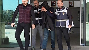 Camlarını kırdığı  3 marketi soydu