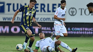 Devleri geride bıraktı