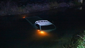 Kaza yapan araçtan  kendileri çıktı