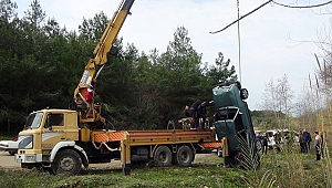 Otomobil çaya uçtu