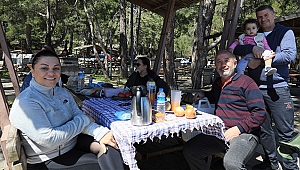 Antalya'da mesire alanları doldu