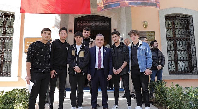 Atatürk'ün Antalya'ya gelişi kutlandı