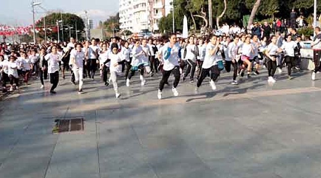 Gençlik Koşusu’nda kıyasıya mücadele