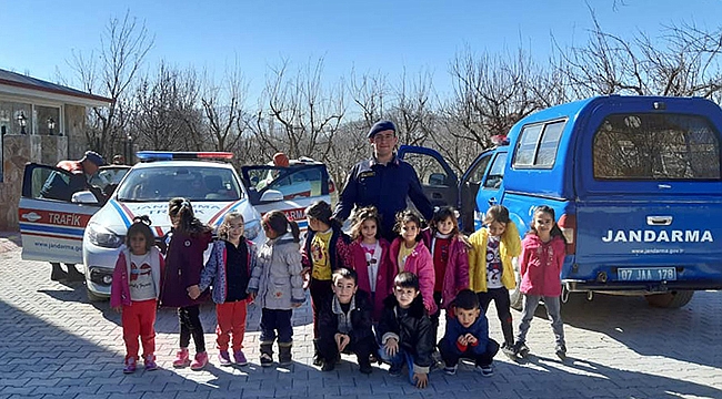 Jandarma, mesleğini tanıtıyor