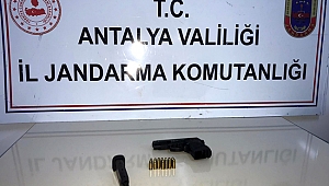 Otobüsteki yolcudan  ruhsatsız tabanca çıktı