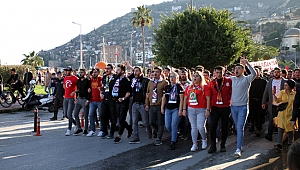 Şehitler için yürüdüler