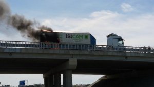 Seyir halindeki TIR alev aldı