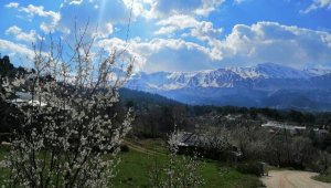 17 yıl sonra nisanda kar yağdı