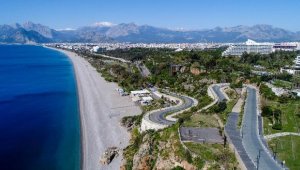 Antalya sessizliğe büründü, yasağa uymayanlara ceza lar