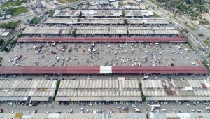 Antalya Toptancı Hali'nden ürünler günlük yola çıkıyor