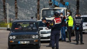 Antalya'da 197 kişiye 196 bin TL korona yasağı cezası
