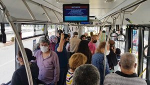 Antalya'da 4 günün sonunda cadde ve sokaklar doldu