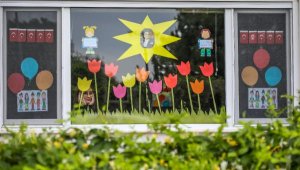 Antalya'da bayram coşkusu, meydanlardan balkonlara taşındı