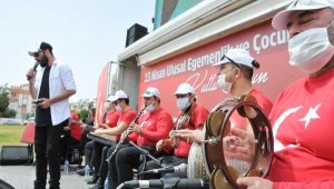 Antalya'da müzisyen ve sanatçılardan mahalle konserleri